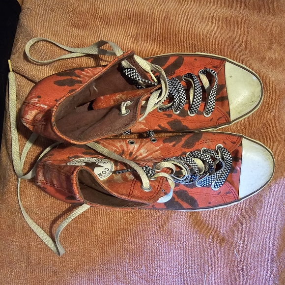 Converse - Picture 2 of 4